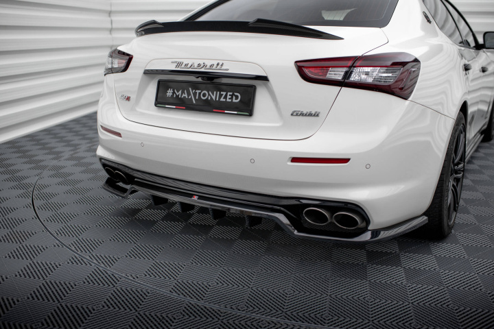 Maserati Ghibli MK3 Facelift 2017-2020 Bakre Splitter / Diffuser Maxton Design i gruppen Välj bilmodell / Maserati / Ghibli hos DDESIGN Scandinavia AB (MA-GH-1F-RD1G-RD2G)