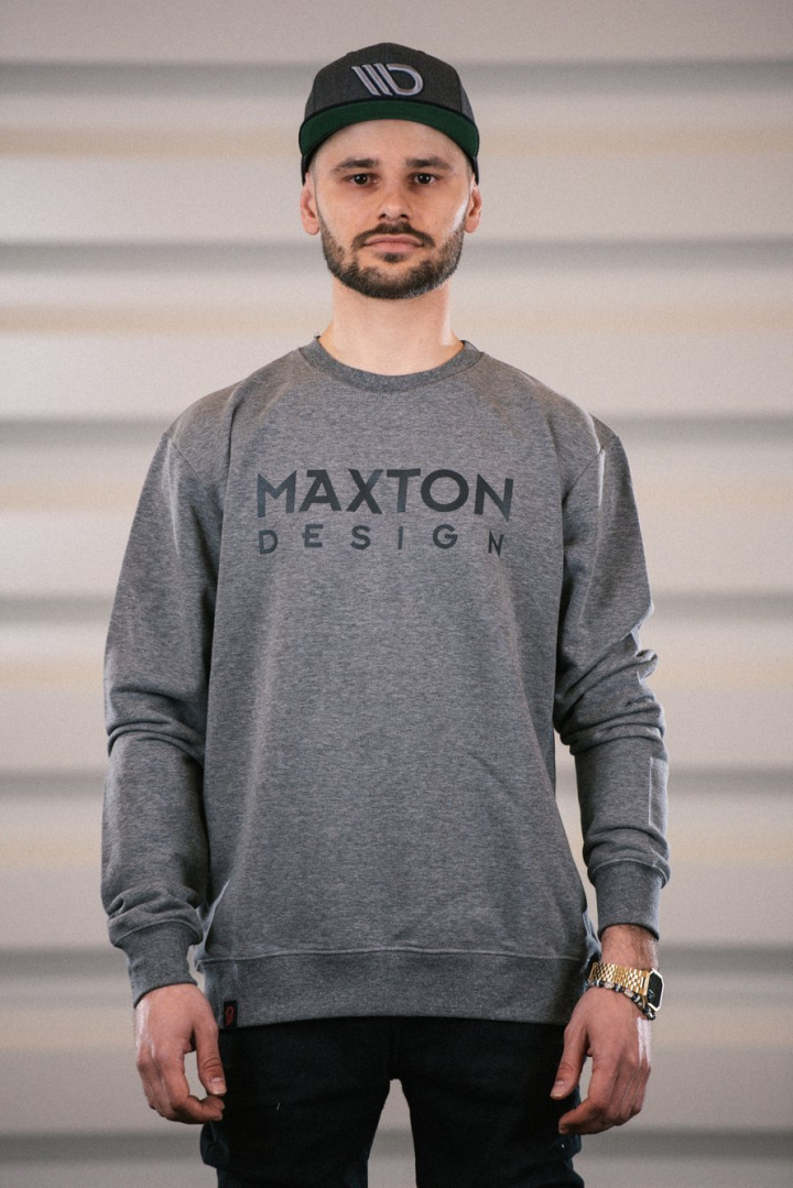 Grå Sweatshirt Herr (M) Maxton Design i gruppen Välj bilmodell hos DDESIGN Scandinavia AB (MA-JMP-GRY-MENS-1-M)