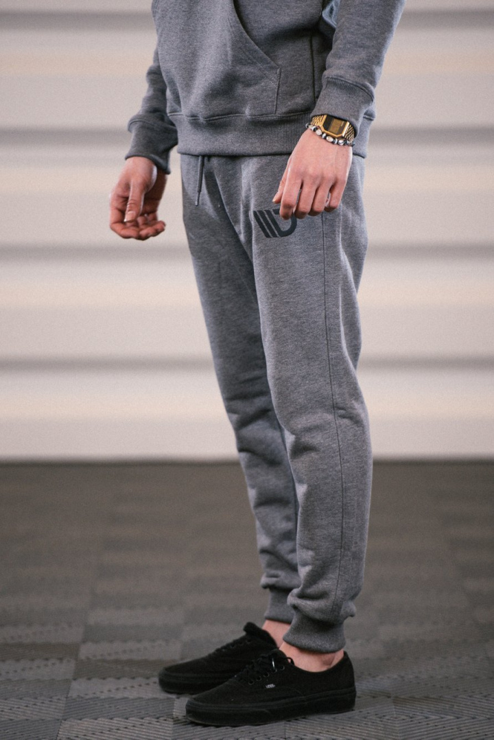 Grå Sweatpants Herr (S) Maxton Design i gruppen Välj bilmodell hos DDESIGN Scandinavia AB (MA-PANT-GRY-MENS-1-S)