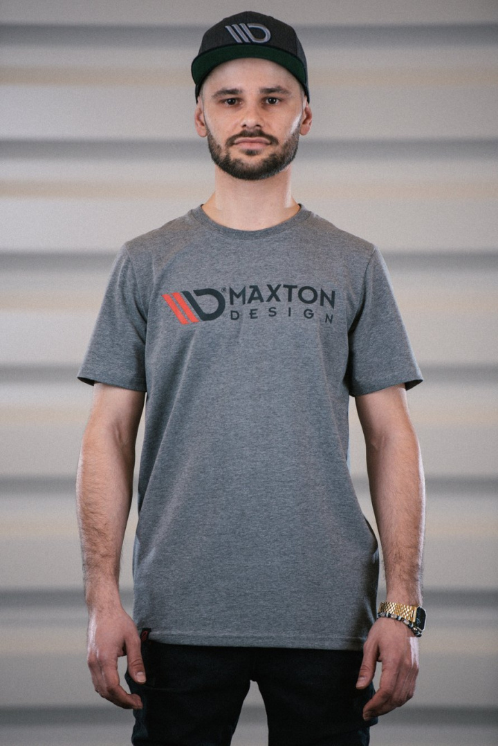 Grå T-shirt Herr (M) Maxton Design i gruppen Välj bilmodell hos DDESIGN Scandinavia AB (MA-TSHRT-GRY-MENS-1-M)