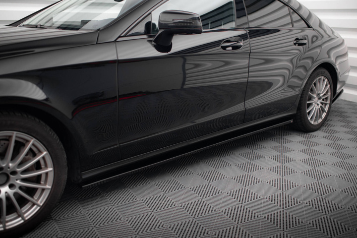 Mercedes CLS C218 2011-2018 Sidoextensions V.2 Maxton Design i gruppen Välj bilmodell / Mercedes Benz / CLS-Class 10-18 (C218) / Styling hos DDESIGN Scandinavia AB (ME-CLS-218F-SD2G)