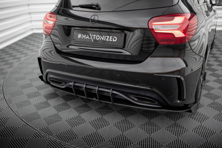 Mercedes-Benz A AMG-Line W176 Facelift 2015-2018 Street Pro Bakre Sidoextensions + Flaps Röd + Blanka Flaps Maxton Design i gruppen Välj bilmodell / Mercedes Benz / A-Klass 12-18 (W176) / Styling hos DDESIGN Scandinavia AB (MEA176FAMGLINECNCRS1BRBRS)