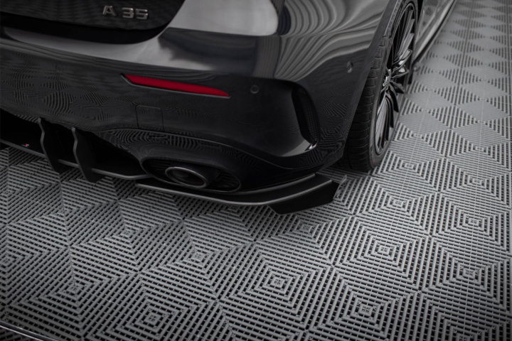 Mercedes-AMG A35 Hatchback W177 2018-2023 Street Pro Bakre Sidoextensions + Flaps Svart/Röd + Blanka Flaps Maxton Design i gruppen Välj bilmodell / Mercedes Benz / A-Klass 18+ (W177) hos DDESIGN Scandinavia AB (MEA177F35CNC-RSD1BRBRSF1G)