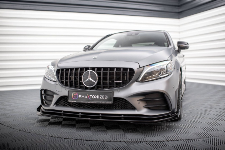 Mercedes-AMG C43 Coupe / Cabrio C205 Facelift / A205 Facelift 2018-2021 Street Pro Frontläpp / Frontsplitter + Flaps Svart/Röd + Blanka Flaps Maxton Design i gruppen Välj bilmodell / Mercedes Benz / C-Class 15-21 (W205) / Styling hos DDESIGN Scandinavia AB (MEC205F43CCNC-FD1BRBFSF1G)