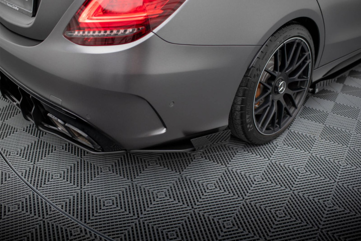 Mercedes-AMG C63 Sedan / Estate W205 Facelift 2018-2021 Street Pro Bakre Sidoextensions + Flaps Svart/Röd + Blanka Flaps Maxton Design i gruppen Välj bilmodell / Mercedes Benz / C-Class 15-21 (W205) / Styling hos DDESIGN Scandinavia AB (MEC205F63CNC-RSD1BRBRSF1G)