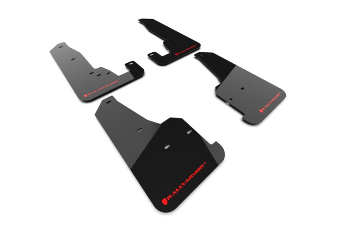 Jeep Grand Cherokee SRT Trackhawk 2018-2022 Stänklappar UR Svarta Med Röd Logotyp Rally Armor i gruppen Välj bilmodell hos DDESIGN Scandinavia AB (MF134-UR-BLK-RD)