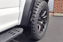 2017-19 Ford Raptor Svarta Stänkskydd med Vit Logo Rally Armor