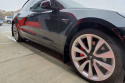 Tesla Model 3 17+ Svarta Stänkskydd Mörkgrå Logo Rally Armor