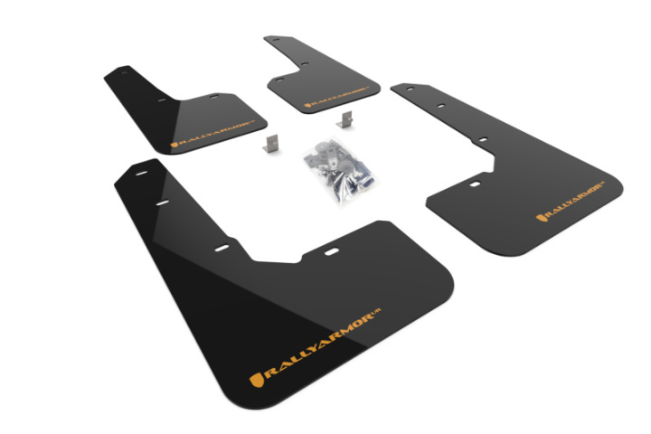Subaru Outback Wilderness 2022-2025 Stänklappar Svarta Med Wild Orange Logotyp Rally Armor i gruppen Välj bilmodell hos DDESIGN Scandinavia AB (MF76-UR-BLK-WOR)