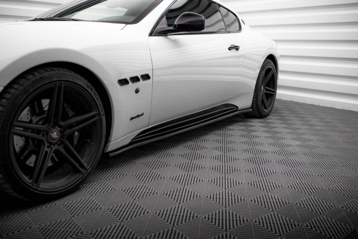 Maserati Granturismo S Mk1 2007-2018 Sidoextensions V.1 Maxton Design i gruppen Välj bilmodell / Maserati / Granturismo hos DDESIGN Scandinavia AB (MS-GT-1-S-SD1G)