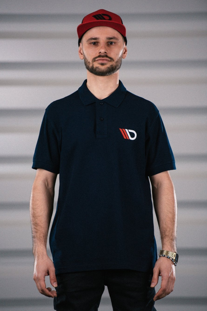 Marinblå Polotröja Herr (M) Maxton Design i gruppen Välj bilmodell hos DDESIGN Scandinavia AB (MX-POLO-NAVYBLUE-MENS-1-M)