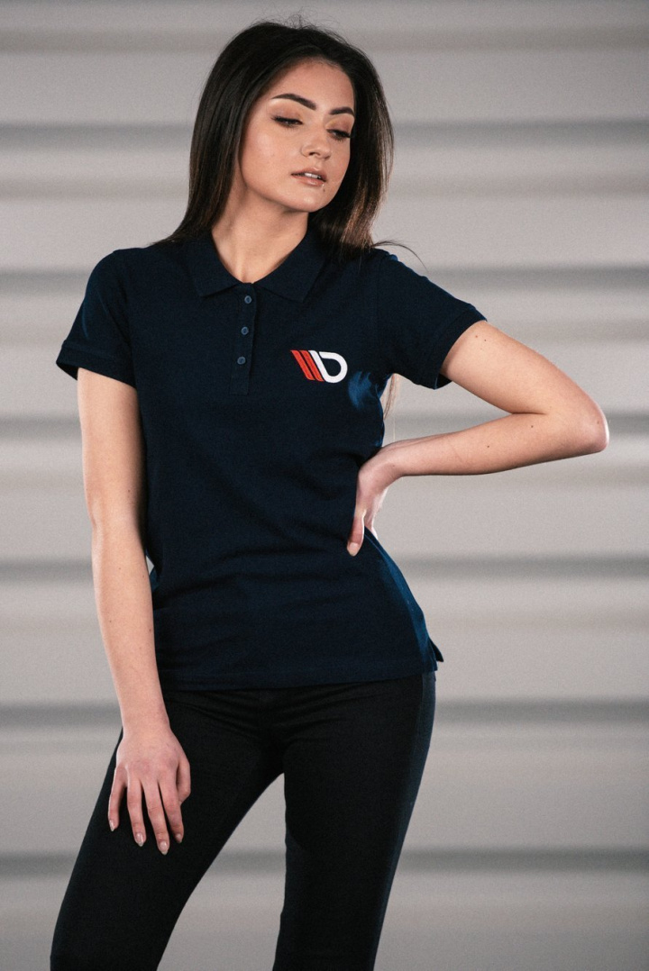 Marinblå Polotröja Dam (XS) Maxton Design i gruppen Välj bilmodell hos DDESIGN Scandinavia AB (MX-POLO-NAVYBLUE-WMNS-1XS)