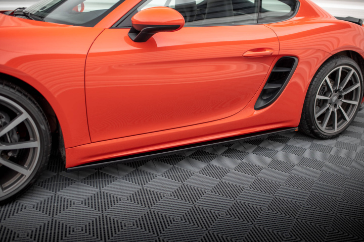 Porsche 718 Cayman 982c 2016+ Sidoextensions V.1 Maxton Design i gruppen Välj bilmodell / Porsche / 718 Cayman & Boxster 16+ hos DDESIGN Scandinavia AB (PO-CA-718-SD1G)