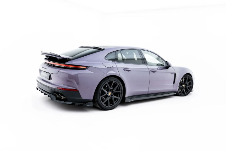 Porsche Panamera 4 / 4S E-Hybrid / 4 E-Hybrid 972 2024+ Sidoextensions V.1 Maxton Design i gruppen Välj bilmodell / Porsche / 972 Panamera 24+ hos DDESIGN Scandinavia AB (PO-PA-972-SD1G)