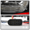 Volkswagen Golf VII 14-19 Strålkastare Projektor - DRL LED - Röda Stripe - Svarta Spyder Auto