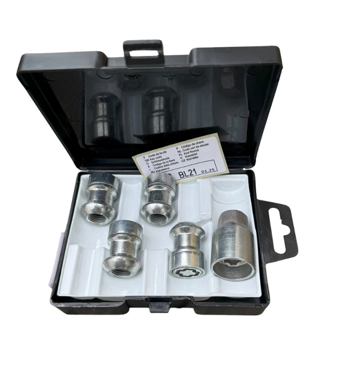 Låsmutter HR-VN-VE M14x1.5x34 Sfärisk Silver Längd 34mm Porsche 944 Porsche 993 Porsche 964 Porsche 928 Hylsa 19mm i gruppen Välj bilmodell hos DDESIGN Scandinavia AB (SIC-VN-VE)