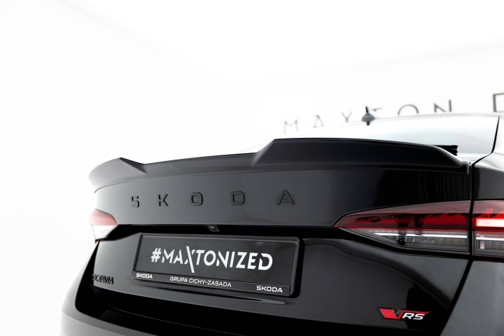 Skoda Octavia RS / Sportline / Standard Liftback MK4 / Mk4 Facelift 2019-2024 Vingextension 3D Maxton Design i gruppen Välj bilmodell / Skoda / Octavia MK4 20+ hos DDESIGN Scandinavia AB (SK-OC-4F-RS-CAP3D1G)