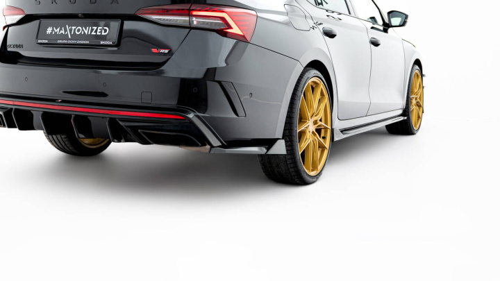 Skoda Octavia RS Liftback / Combi Mk4 / Mk4 Facelift 2020-2024 Bakre Sidoextensions V.8 Maxton Design i gruppen Välj bilmodell / Skoda / Octavia MK4 20+ hos DDESIGN Scandinavia AB (SK-OC-4F-RS-RSD4G)