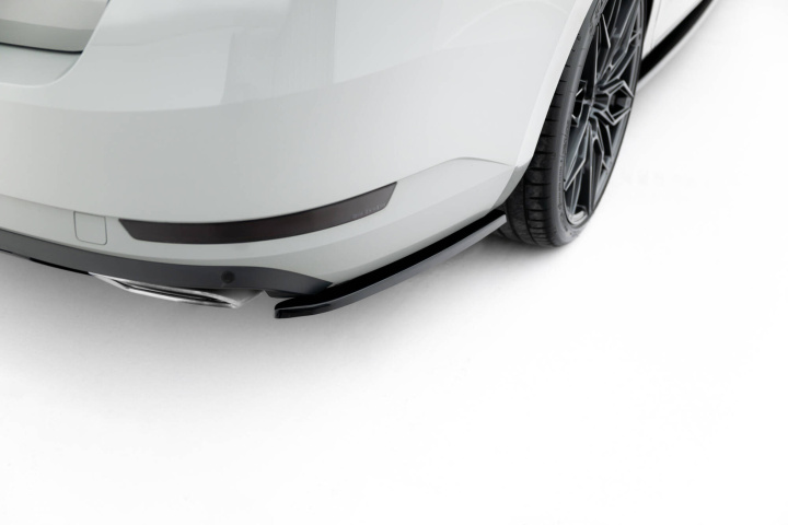 Skoda Superb Liftback / Combi Mk3 2015-2019 Bakre Sidoextensions V.2 Maxton Design i gruppen Välj bilmodell / Skoda / Superb III 15+ / Styling hos DDESIGN Scandinavia AB (SK-SU-3-RSD2G)