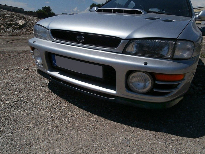 Subaru Impreza GT 1997-1999 Frontläpp / Frontsplitter Maxton Design i gruppen Välj bilmodell / Subaru / Impreza inkl. WRX - STI 92-00 / Styling hos DDESIGN Scandinavia AB (SU-IM-1-FD1G)