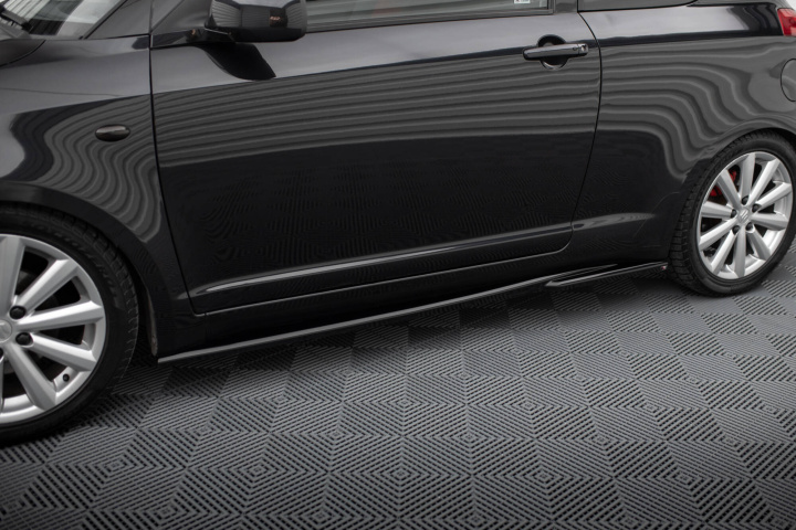 Suzuki Swift Sport Mk4 2005-2010 Sidokjolar Maxton Design i gruppen Välj bilmodell / Suzuki / Swift 04-10 / Styling hos DDESIGN Scandinavia AB (SZ-SW-4-SPORT-SD1G)