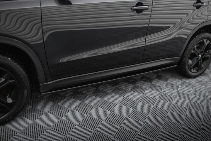 Suzuki Vitara S Mk2 2015+ Sidokjolar / Sidoextensions Maxton Design i gruppen Välj bilmodell / Suzuki / Vitara - Grand Vitara hos DDESIGN Scandinavia AB (SZ-VI-3-S-SD1G)