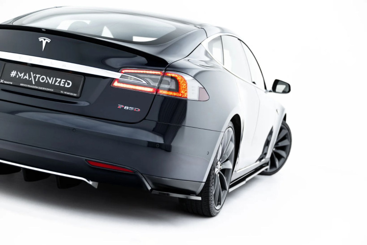 Tesla Model S Mk1 2012-2016 Bakre Sidoextensions V.2 Maxton Design i gruppen Välj bilmodell / Tesla Motors / Tesla Model S 2012+ hos DDESIGN Scandinavia AB (TE-MODELS-1-RSD2G)