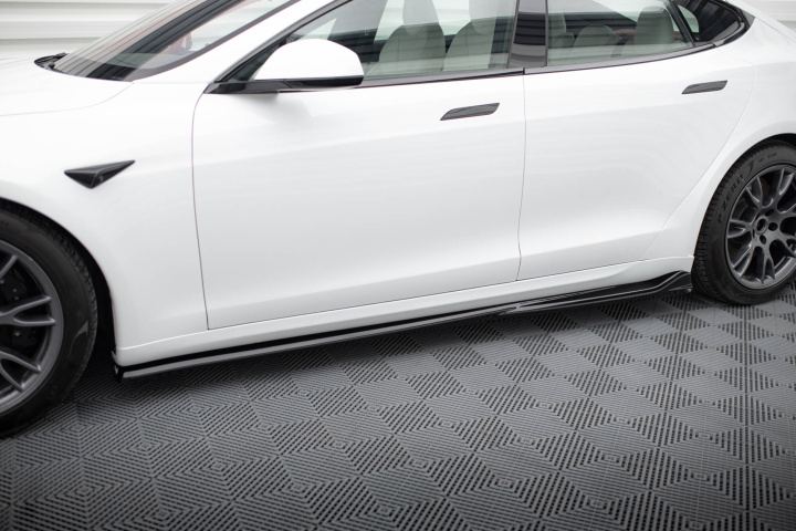 Tesla Model S Plaid Mk1 Facelift 2021+ Sidoextensions V.1 Maxton Design i gruppen Välj bilmodell / Tesla Motors / Tesla Model S 2012+ hos DDESIGN Scandinavia AB (TE-MODELS-1F2-PL-SD1G)