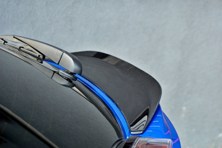 Toyota C-HR 2016-2019 Nedre Vinge / Vingextension V.1 Maxton Design i gruppen Välj bilmodell / Toyota / C-HR 17+ hos DDESIGN Scandinavia AB (TO-CH-R-1-CAP1G)