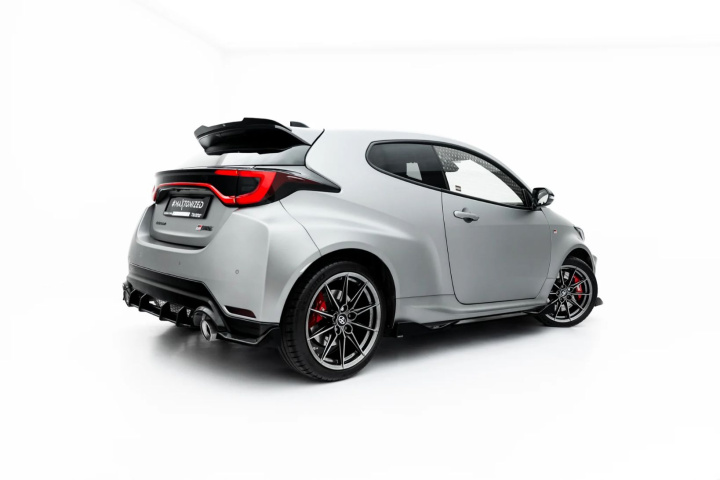 Toyota GR Yaris Mk4 Facelift 2024- Sidoextensions V.2 Maxton Design i gruppen Välj bilmodell / Toyota / GR Yaris 2020+ / Styling hos DDESIGN Scandinavia AB (TO-YA-4F-GR4-SD1G)
