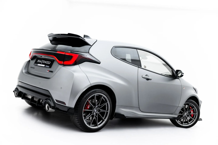 Toyota GR Yaris Mk4 Facelift 2024- Street Pro Sidoextensions + Flaps Svart + Blanka Flaps Maxton Design i gruppen Välj bilmodell / Toyota / GR Yaris 2020+ / Styling hos DDESIGN Scandinavia AB (TOYA4FGR4CNC-SD1B-SF1G)
