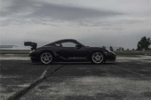 Porsche 987 Cayman Vinge inklusive Ducktail Verus Engineering