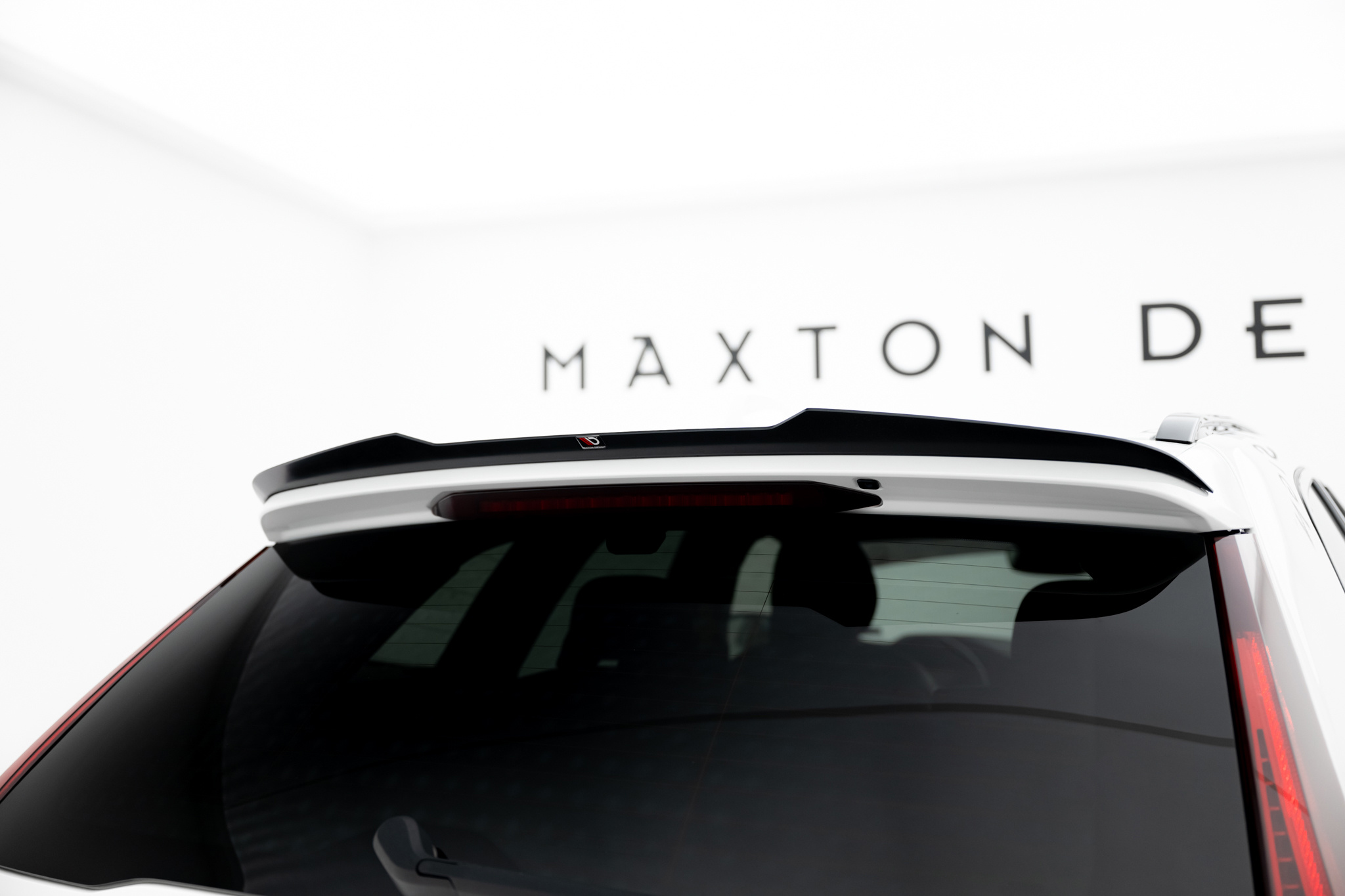 Two R Design Volvo XC60 R-Design 2017+ Vingextension Maxton Design | DDESIGN