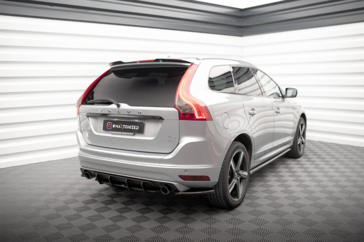 Volvo XC60 R-Design Mk1 Facelift 2013-2017 Street Pro Bakre Diffuser Svart/Röd Maxton Design i gruppen Välj bilmodell / Volvo / XC60 / Styling hos DDESIGN Scandinavia AB (VOXC601FRDESIGNCNCRS1BBRB)
