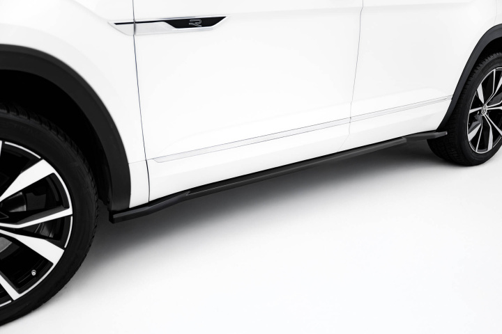 Volkswagen Atlas R-Line Mk1 Facelift 2 2023+ Sidoextensions Maxton Design i gruppen Välj bilmodell / VW / Atlas (CA1) 18+ hos DDESIGN Scandinavia AB (VW-AT-1F-RLINE-SD1G)