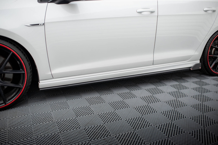 VW Golf 7 R 2013-2016 Sidoextensions V.3 + Splitters Maxton Design i gruppen Välj bilmodell / VW / Golf 7 R 12-19 / Styling / Sidokjolar hos DDESIGN Scandinavia AB (VW-GO-7-R-SD3G-SF)