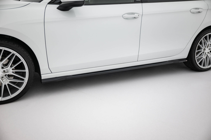 Volkswagen Passat B9 2024+ Sidoextensions Maxton Design i gruppen Välj bilmodell / VW / Passat B9 2024+ hos DDESIGN Scandinavia AB (VW-PA-B9-SD1G)