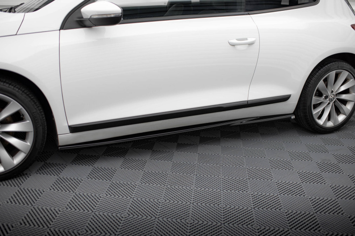 Volkswagen Scirocco Mk3 Facelift 2014-2017 Sidoextensions V.1 Maxton Design i gruppen Välj bilmodell / VW / Scirocco 08-17 / Styling hos DDESIGN Scandinavia AB (VW-SC-3F-SD1G)