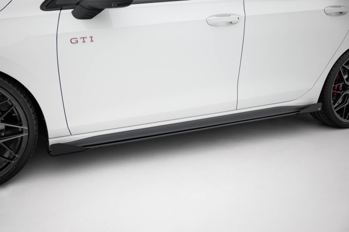 Volkswagen Golf MK8 GTI / GTI Clubsport / R-Line 2020+ Sido Add-on Splitters Maxton Design i gruppen Välj bilmodell / VW / Golf 8 GTI 19+ hos DDESIGN Scandinavia AB (VWGO8GTICNC-SRF1G)