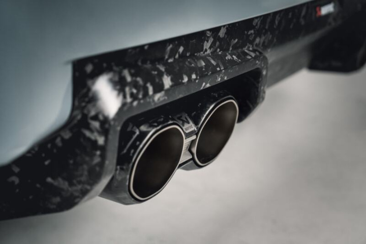 Akrapovic BMW M2 Coupe (G87) Ändrörssats - Chopped Carbon i gruppen Välj bilmodell hos DDESIGN Scandinavia AB (akrTP-CT-73-CF)
