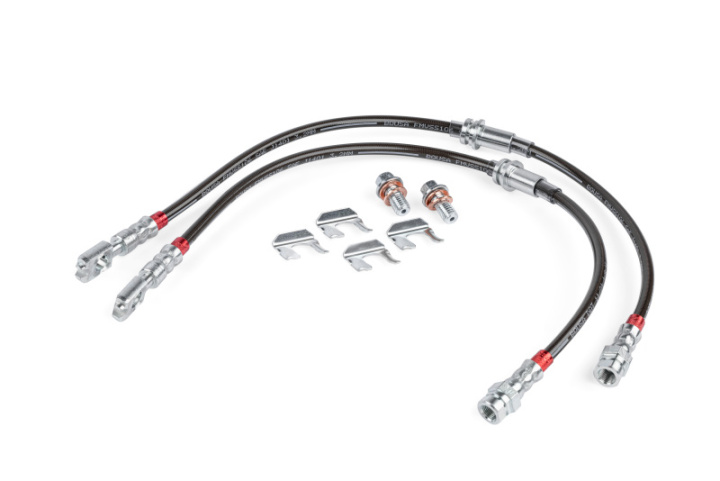 Audi A3/A3 Quattro/S3 2015-2020 / Volkswagen Golf R 2015-2024 Bromsslangssats Rostfritt Stålomspunnen Fram APR i gruppen Välj bilmodell hos DDESIGN Scandinavia AB (aprBRK00050)
