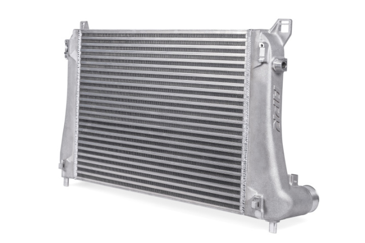Audi/Volkswagen (MQB/MQB EVO) 2015-2026 1.8T/2.0T 6-Växlad Manuell/7-Växlad DSG Laddluftkylarsystem APR i gruppen Välj bilmodell hos DDESIGN Scandinavia AB (aprIC100019)