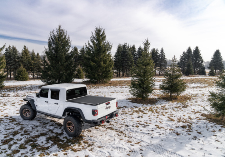 20-21 Jeep Gladiator Revolver X4s 5ft Flaklock i gruppen Välj bilmodell / Jeep hos DDESIGN Scandinavia AB (bak80701)