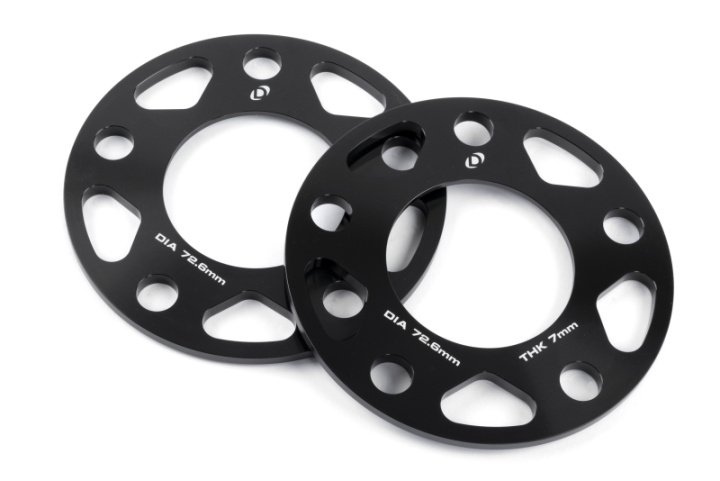 Hjulspacers 5x120 Navhål 72.6mm Tjocklek 7mm Dinan i gruppen Välj bilmodell hos DDESIGN Scandinavia AB (dnnD210-2037)