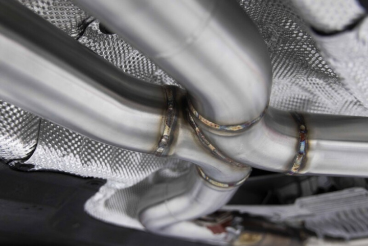 BMW M2 2023-2026 Mellandel För Avgassystem Högflödes Dinan i gruppen Välj bilmodell hos DDESIGN Scandinavia AB (dnnD660-0101)