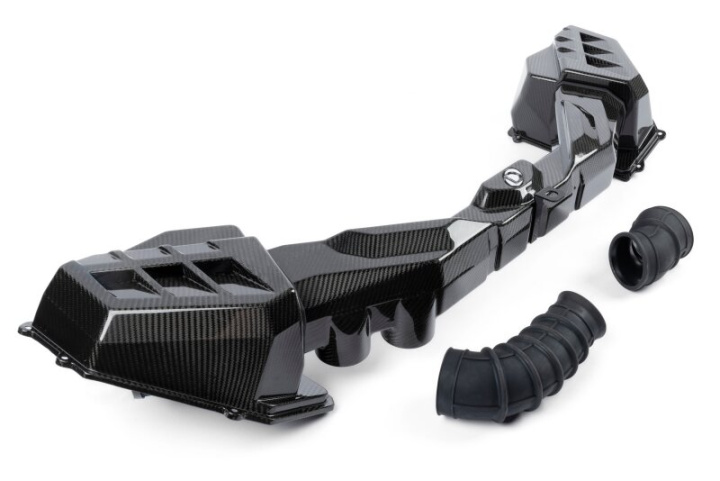 BMW M2/M3/M4 2021-2026 Kalluftsintag Blank Kolfiber Dinan i gruppen Välj bilmodell hos DDESIGN Scandinavia AB (dnnD760-0063)