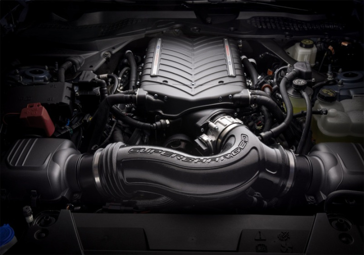 2024-25 Mustang 5.0L Kompressor Kit Ford Racing i gruppen Välj bilmodell / Ford hos DDESIGN Scandinavia AB (frpM-6066-M8800)