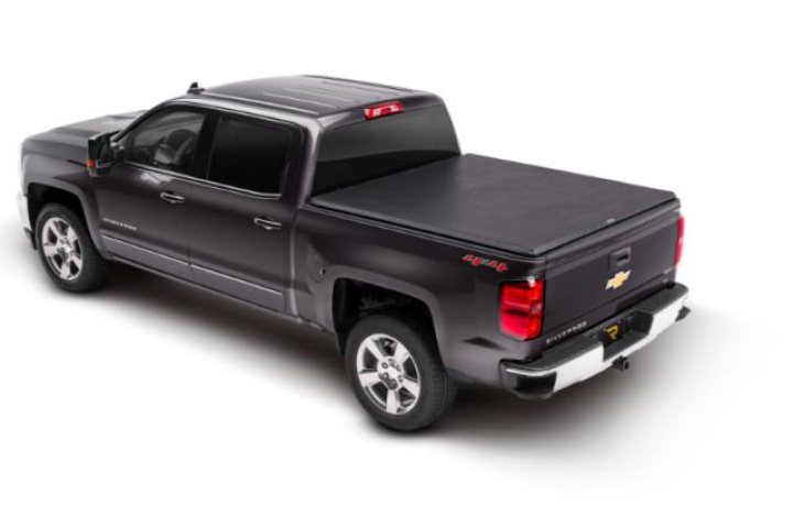 GMC Sierra & Chevrolet Silverado 1500 2014-2018 6ft 6in TruXport Flaklock TruXedo i gruppen Välj bilmodell / Chevrolet / Silverado 14+ / Styling / Flaklock hos DDESIGN Scandinavia AB (trx272001)