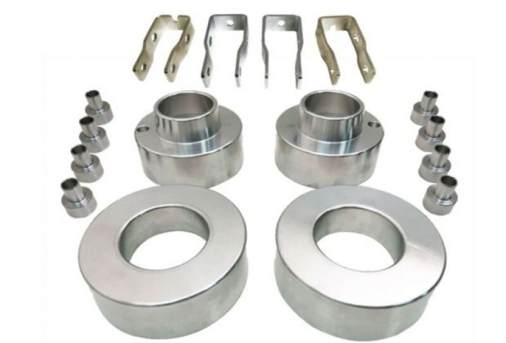 Jeep Wranlger JL 2018-2025 2´´ Billet Aluminium Spacer Höjningskit med Främre & Bakre Stötdämparförlängningar Tuff Country i gruppen Välj bilmodell hos DDESIGN Scandinavia AB (tuf42104)