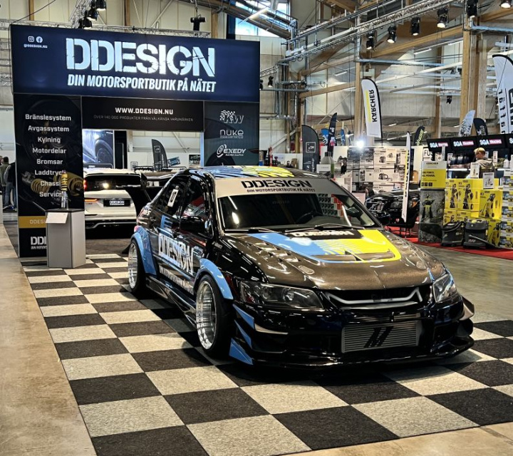 DDESIGN Streamer - \'\'DDESIGN - Din Motorsportbutik på nätet\'\' i gruppen Universala produkter / Lifestyle / Kläder & Accessoarer / Klistermärken & Dekaler hos DDESIGN Scandinavia AB (var-DD-LOGOSTREAMER)